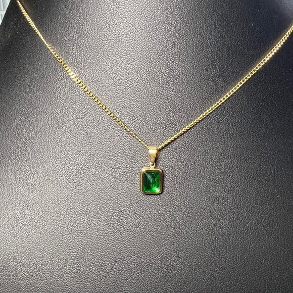 Simulated Emerald Necklace 18K Yellow Gold Plated - Picture 1 of 1
